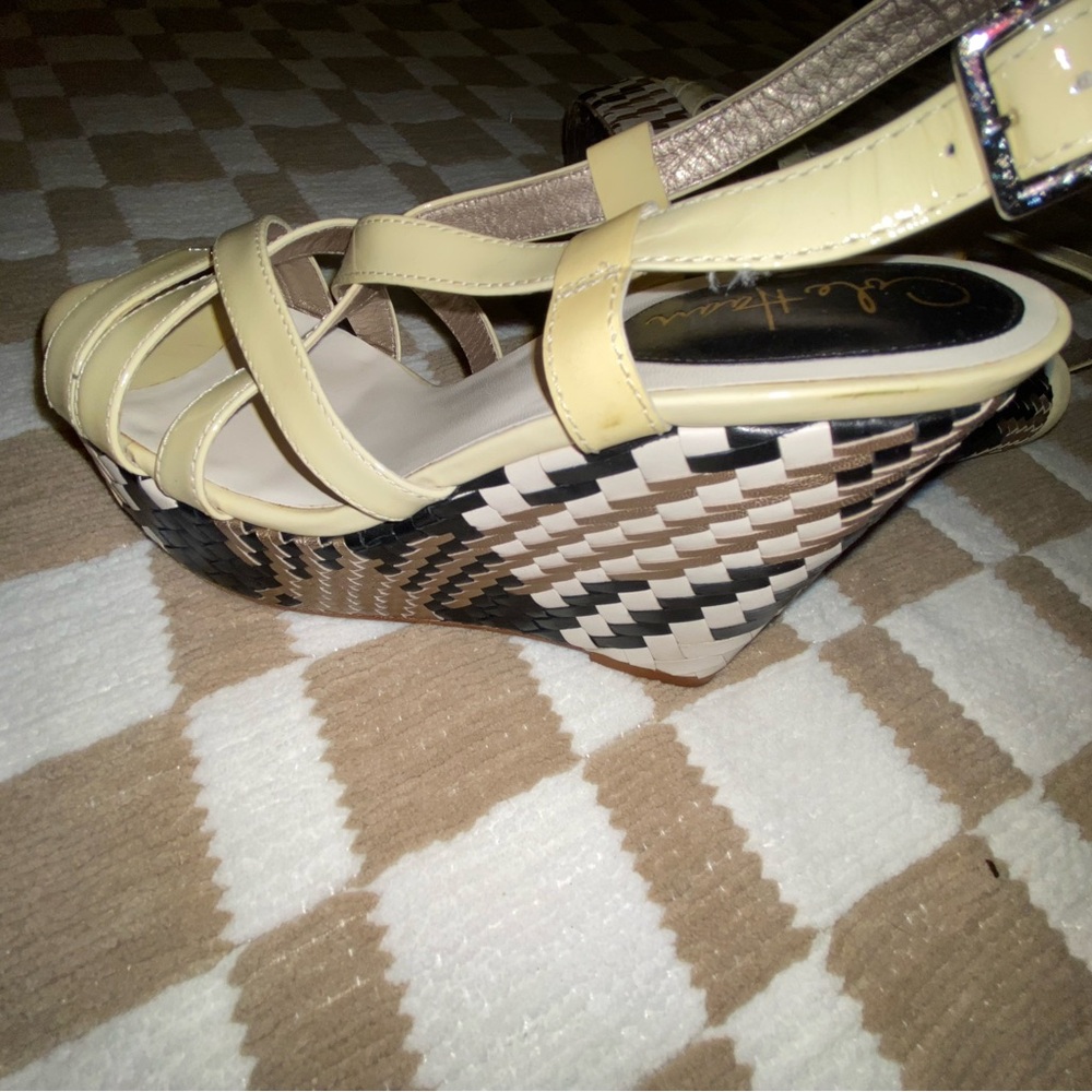 Cole Haan Sandals - Cream/white and Black 7.5-8 - Picture 6 of 7